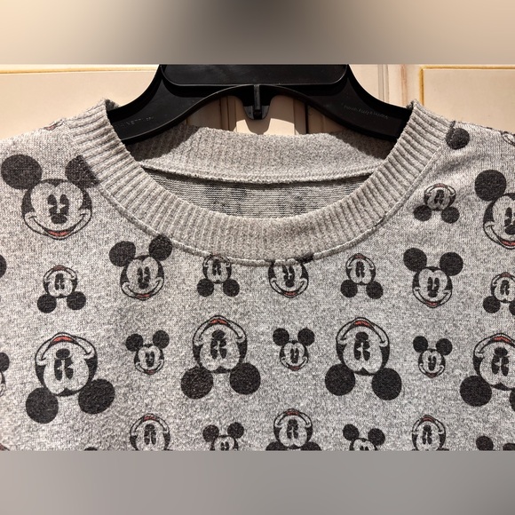 Gray Disney Mickey Mouse Pajama Top Size S (runs big) - Picture 4 of 8